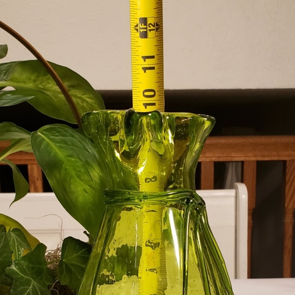 Vintage green blown bubble glass vase - Picture 5 of 6